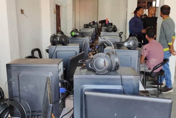 कल सेन्टर चलाएर अनलाइन ठगी, ९० थान कम्प्युटरसहित २३ जना पक्राउ