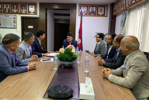 परिसंघले दियो अर्थमन्त्री डा. महतलाई १० बुँदे सुझाव