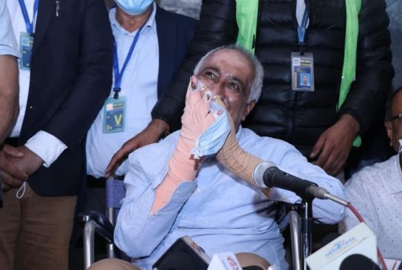 भारतमा साढे दुई महिनाको उपचारपछि फर्किए सांसद चन्द्र भण्डारी