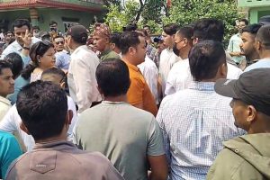 रवि विरोधि दलको नाराबाजीपछि चितवनका दुईवटा केन्द्रमा मतदान स्थगित