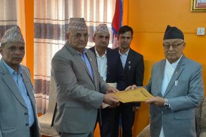 गण्डकीको मुख्यमन्त्री बनेका सुरेन्द्रराज पाण्डे को हुन् ?