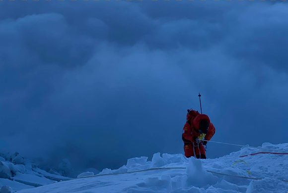 सगरमाथा हिमपहिरोमा परी तीन जना बेपत्ता