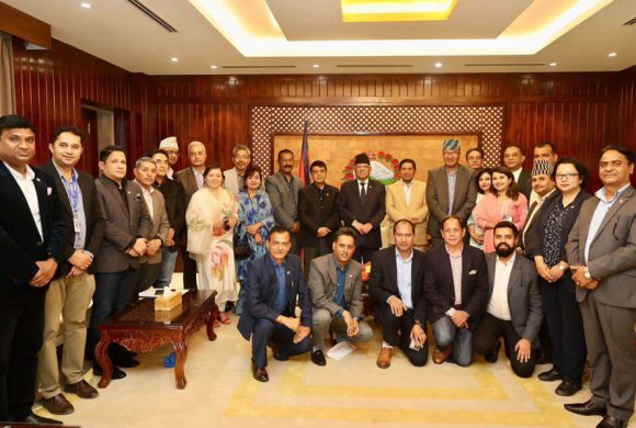 निजी क्षेत्र नियन्त्रण गर्ने कानुन बनाउँदैनौँः प्रधानमन्त्री प्रचण्ड