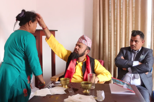 जस्तोसुकै रोग ठिक पारदिने भन्दै भ्रम छरेर ठगी, सिमान्त गुरुको ‘क्लीनिक’ प्रहरीले गरायो बन्द