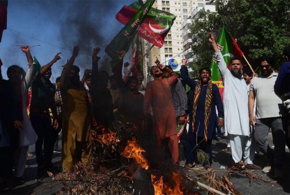 पाकिस्तानमा प्रदर्शनकारी र प्रहरीबीच झडप : कम्तीमा १० जनाको मृत्यु