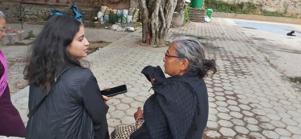 बुढ्यौली भुलाउने दिवासेवा केन्द्र : गित गाउँन र नाच्न पुग्छन् ८० वर्षे बृद्ध