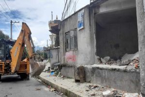 काठमाडौं महानगरले भद्रकुमारी घले सेवा सदन भत्काउँदै