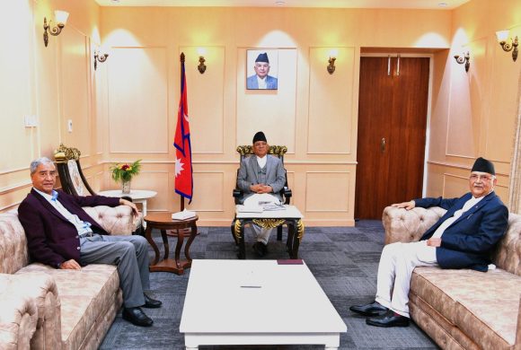 प्रतिनिधिसभा बैठक २ घण्टा पछि सारियो, प्रमुख तीन दलका शीर्ष नेताबीच सिंहदरबारमा वार्ता जारी