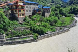 पानी परे रातभर निदाउँदैन तिल्चे गाउँ
