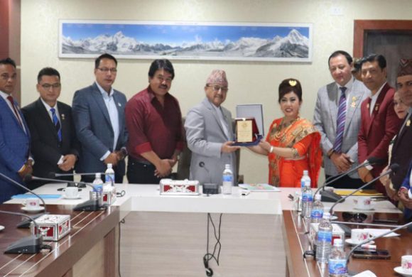 उपप्रधानमन्त्री खड्कासँग थाइल्याण्ड र म्यानमारका नेपालीभाषीको भेटवार्ता