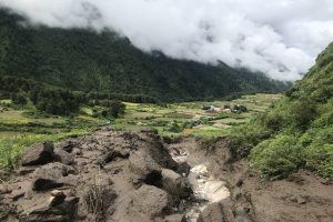 पहिराले उत्तरी गोरखाको झोङगाउँका १० घर जोखिममा