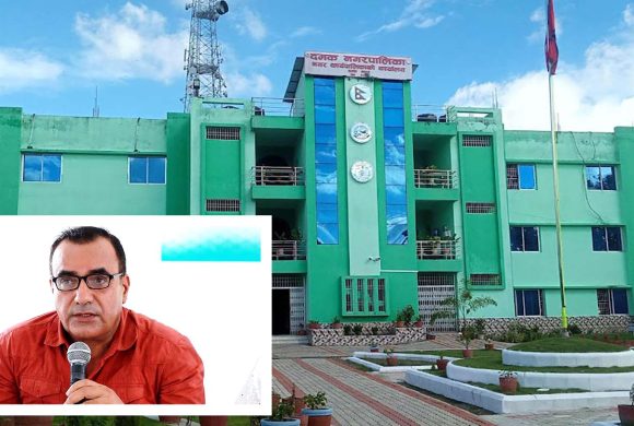 दमकमा फेरिए प्रशासकीय अधिकृत, अश्लील हर्कत गर्ने निरौलालाई मन्त्रालय तानियो
