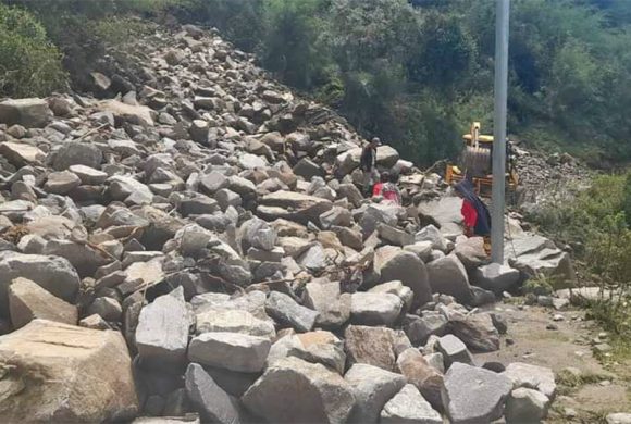 काहुँखोला–सिक्लेस खडक एकसातादेखि अवरुद्ध