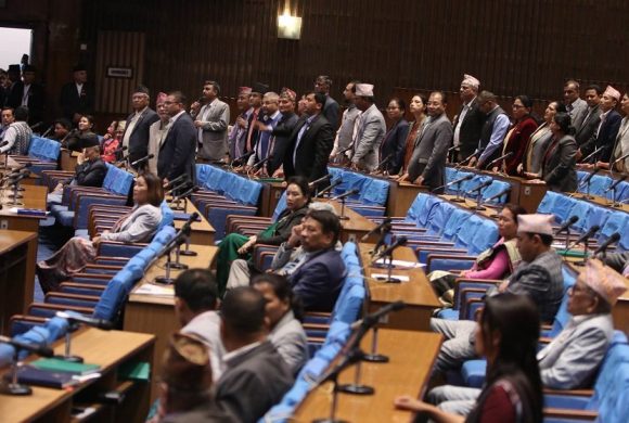 एमालेको अवरोध पछि प्रतिनिधि सभाको बैठक स्थगित