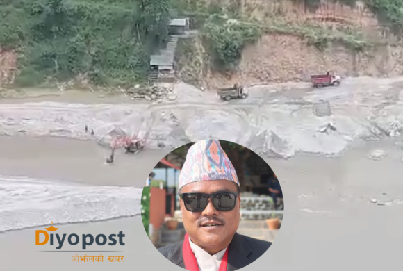 सिन्धुपाल्चोकको ईन्द्रावतीमा अवैध बालुवा तस्करी : समन्वयका अधयक्ष श्रेष्ठकै सेटिङ