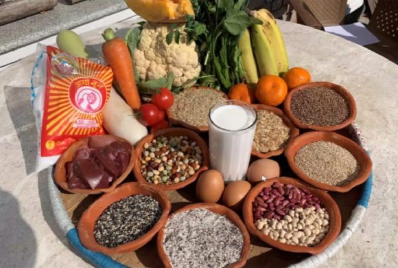 सिरहामा गर्भवतीलाई पोषिलो खाद्यान्न वितरण