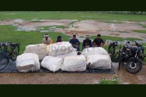 ९ लाख बराबरको चोरीपैठारीको लत्ताकपडासहित ५ जना पक्राउ