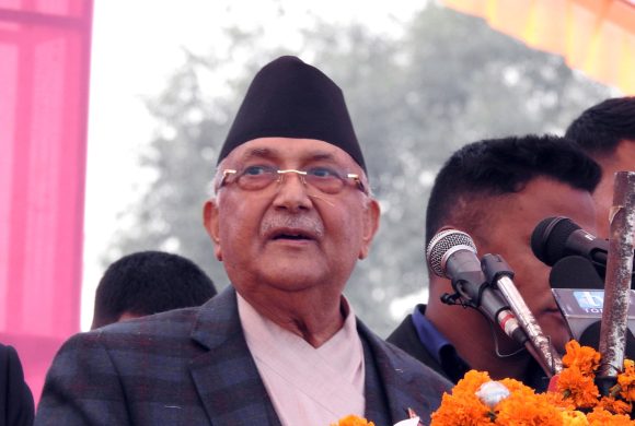 नालायक सरकारलाई जसरी पनि टिपेर मिल्काइहाल्नुपर्छ : ओली