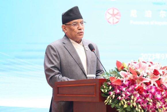 बेइजिङ पुगेर प्रधानमन्त्रीले भने – चिनियाँ लगानीकर्तालाई नेपाल अवसरको भूमि हो