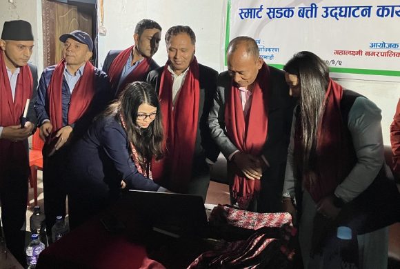 ललितपुरको ग्वार्को–लामाटार सडकमा स्मार्ट बत्ती जडान