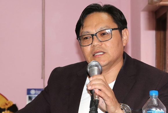 चालु आर्थिक वर्षभित्र दस जहाज खरिद गछौँः पर्यटनमन्त्री किराती