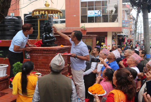 धादिङवेसीमा राष्ट्रिय विभूति साख्वाको सालिक