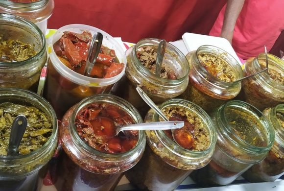 पर्यटकलाई कोसेलीसँगै आम्दानीको स्रोत बन्यो अचार