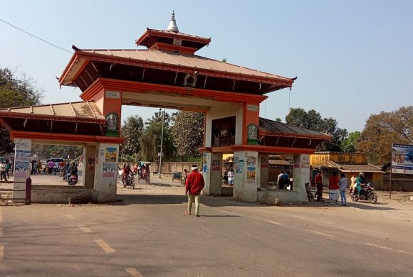 जमुनाह नाकामा दसैँ मनाउन घर फर्किनेको लर्को