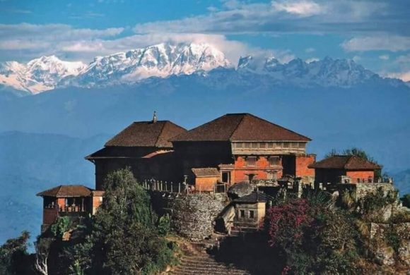 भूकम्पले क्षति पुर्याएको कालिका मन्दिर र रङ्गमहल जिर्णोद्धार