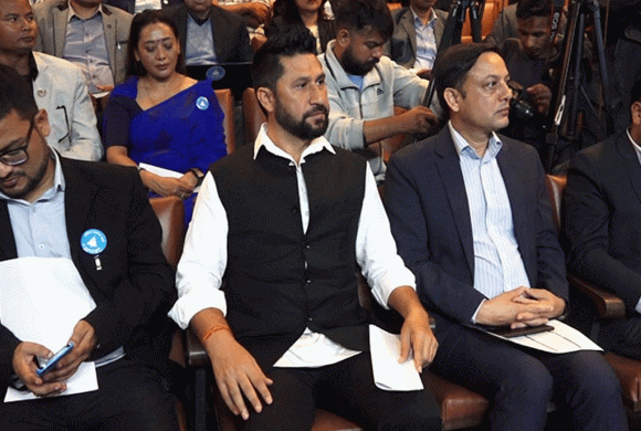 मुलुक परिवर्तनमा योगदान पुर्‍याएका नेताप्रति सधैँ उच्च सम्मान र कदर गर्दर्छौंः सभापति लामिछाने