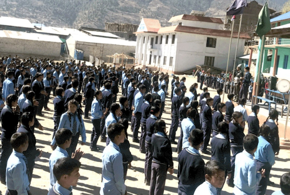 विद्यालयले बहिष्कार गरेको फुटबल प्रतियोगिता खेलेको भन्दै १२ छात्रा निष्कासित