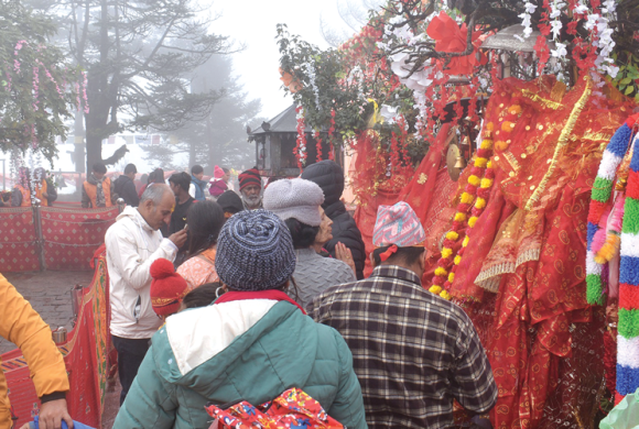नवरात्र आरम्भसँगै पाथीभरामा भक्तजनको घुइँचो