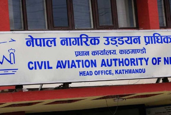 विमानस्थालमै कुटपिट गर्ने २ पाइलटको लाइसेन्स निलम्बन