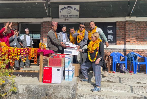 धादिङ्गका उत्तरी भेगका विकट बस्तीका विद्यालयमा कम्प्युटर र प्रिन्टर सहयोग