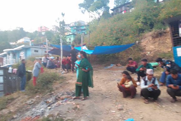 अझै पाएनन् भूकम्पपीडितले त्रिपाल