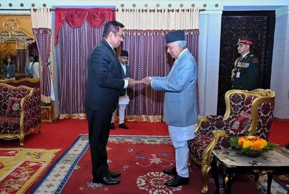 राष्ट्रपति पौडेलसमक्ष ३ देशका राजदूतद्वारा ओहोदाको प्रमाणपत्र प्रस्तुत