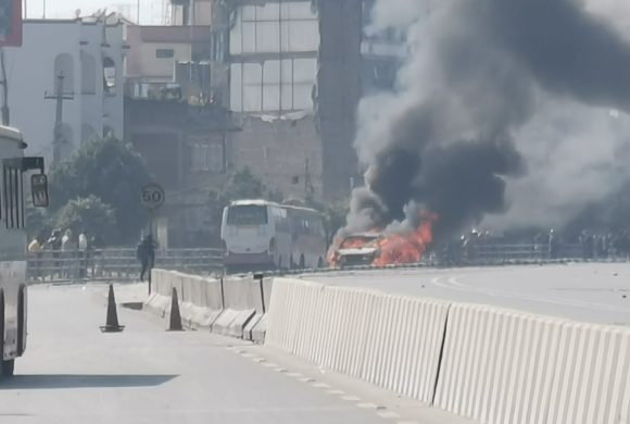 बालकुमारीमा मन्त्रीको गाडीमा आगजनी,  स्थिति तनावग्रस्त