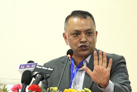 गगन थापाकाे चेतावनी: प्रचण्डलाई बालुवाटारबाट खुमलटार पठाउने हैसियत काँग्रेससँग छ