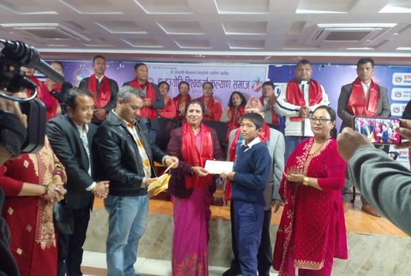 ‘इन्द्रज्योति बिश्वकर्मा कल्याण संघ’द्वारा दलित समुदायका बिद्यार्थीलाई छात्रबृत्ति बितरण