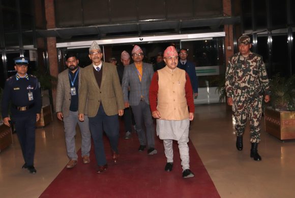 उपप्रधानमन्त्री खड्का घाना प्रस्थान