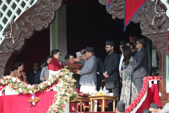 उल्लेखनीय योगदान पुर्‍याएका व्यक्तित्वलाई सम्मान