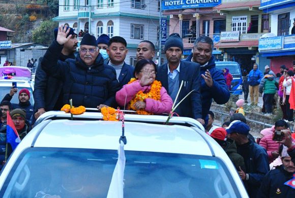 एमालेको झुलाघाट–चिवाभञ्ज्याङ यात्रा कोशी प्रदेश प्रवेश