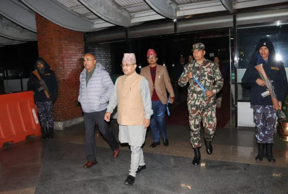 उपप्रधानमन्त्री खड्का स्वदेश फिर्ता