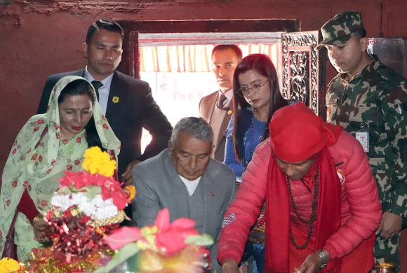 राष्ट्रपति पौडेलद्वारा बागलुङ कालिकामा पूजाआराधना