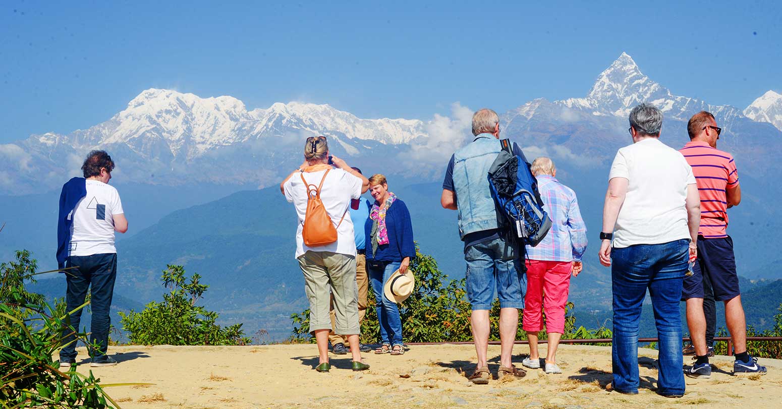 एघार महिनामा भित्रिए नौ लाखभन्दा बढी पर्यटक