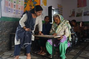९२ वर्षको उमेरमा विद्यालय जान थालेकी सलिमा, जो बनिन् प्रेरणाको स्रोत