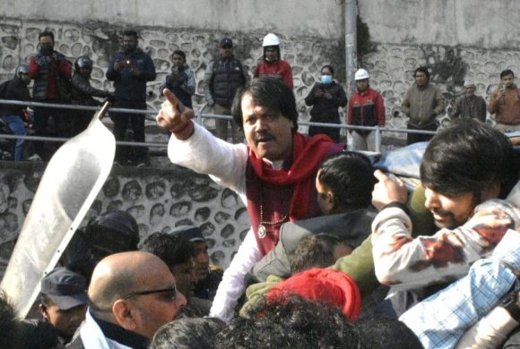 धोती दिवस मनाउन पाउँ भन्दै माइतीघरमा प्रदर्शन, सिके राउतसहित ३० जना पक्राउ