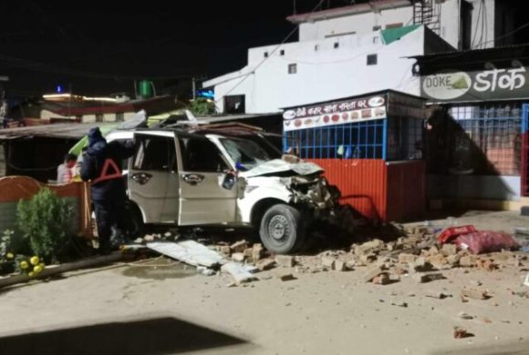 कारको ठक्करबाट दुईजनाको मृत्यु
