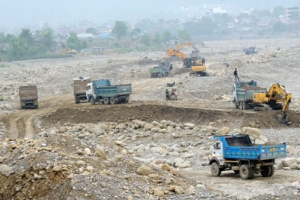नदीजन्य पदार्थको चोरी निकासी रोक्न सक्रिय छन् प्रहरीसँगै स्थानीय पनि