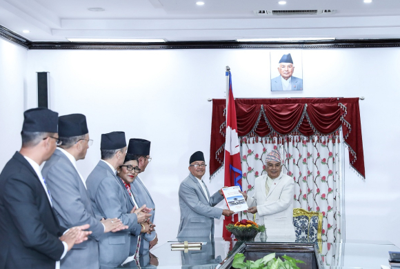 राष्ट्रपति पौडेलसमक्ष राष्ट्रियसभा निर्वाचनको प्रतिवेदन पेस